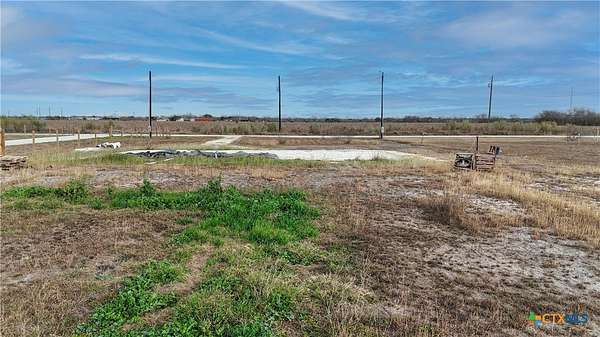 1 Acre of Residential Land for Sale in Natalia, Texas