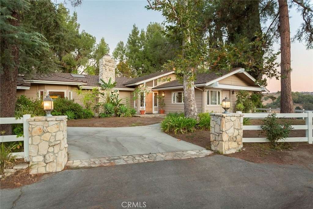 1.84 Acres of Residential Land with Home for Sale in Hidden Hills, California