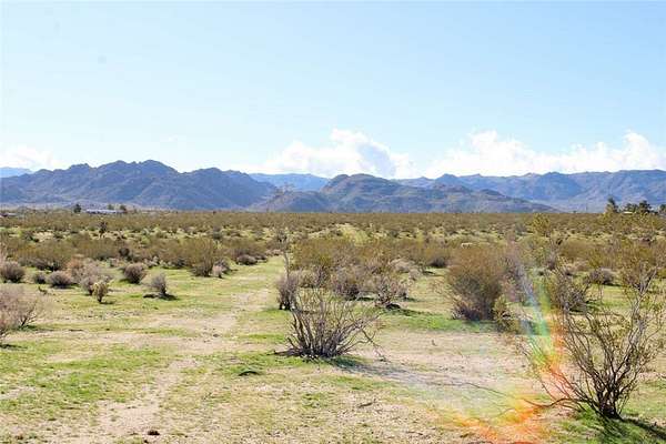 5 Acres of Residential Land for Sale in Joshua Tree, California