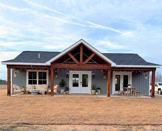 1.54 Acres of Residential Land with Home for Sale in Green Sea, South Carolina