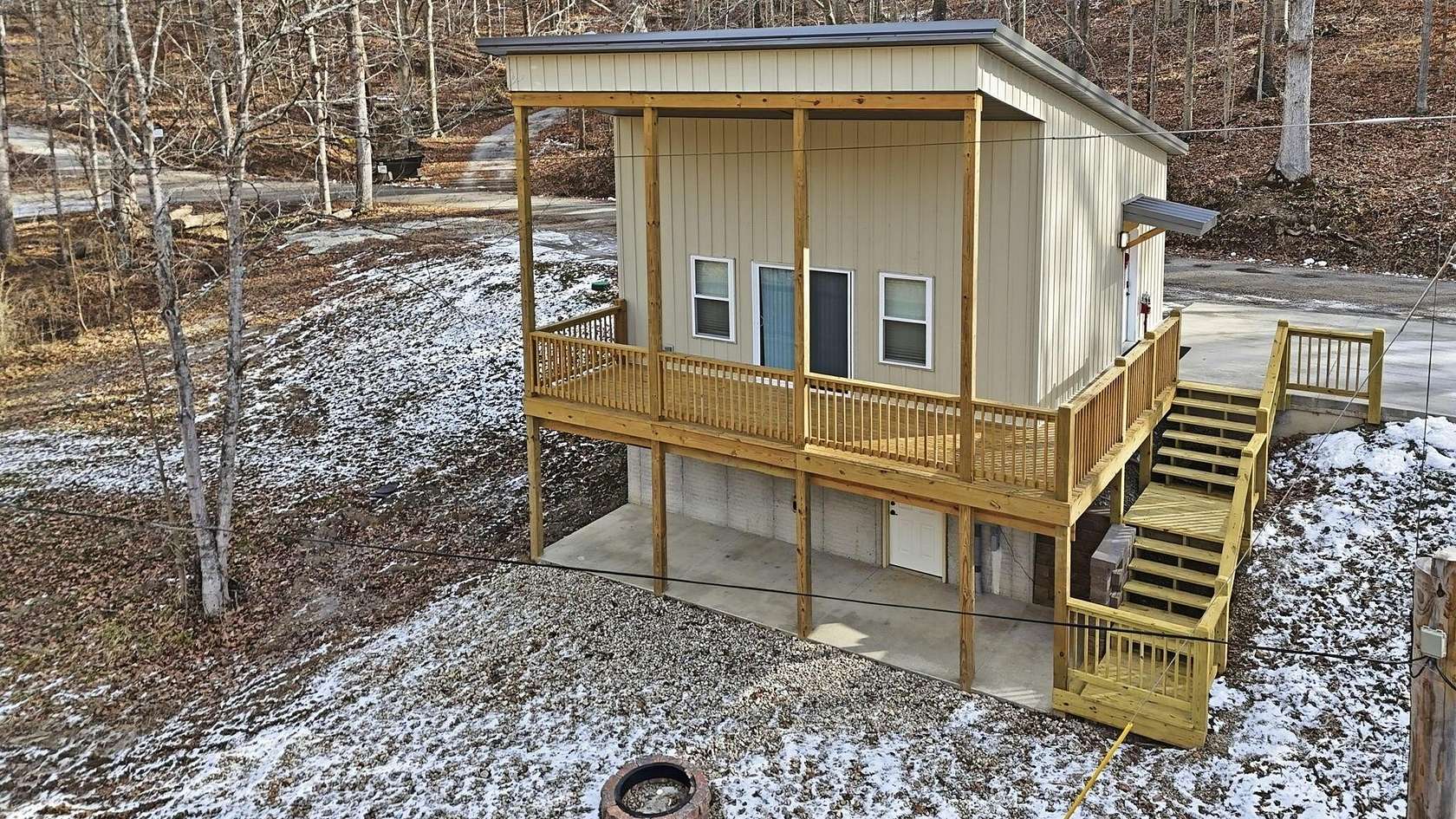 1 Acre of Residential Land with Home for Sale in Laurelville, Ohio