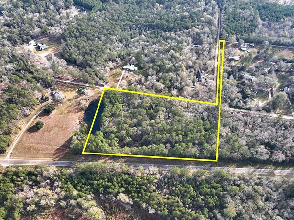 9 Acres of Land for Sale in Saratoga, Texas