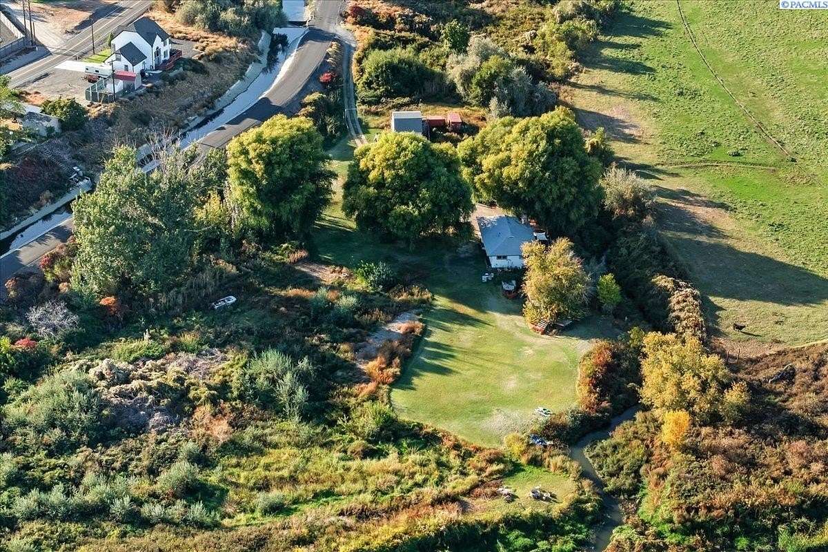 4.15 Acres of Residential Land with Home for Sale in West Richland, Washington
