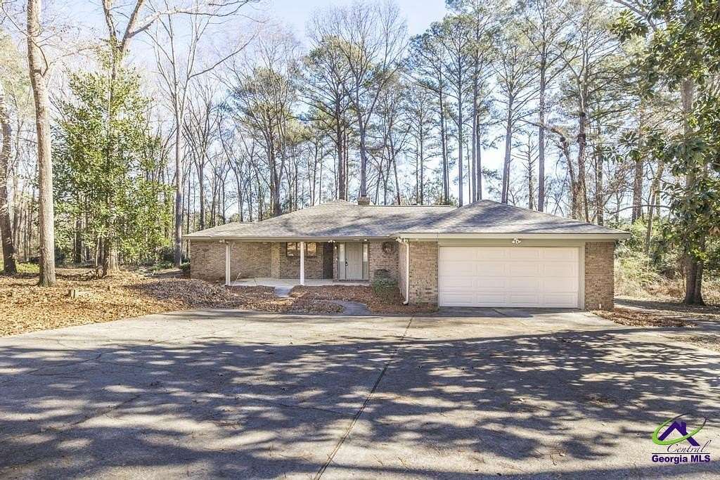 4.45 Acres of Residential Land with Home for Sale in Bonaire, Georgia