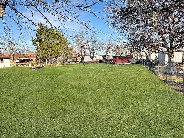 0.25 Acres of Residential Land for Sale in Flatonia, Texas