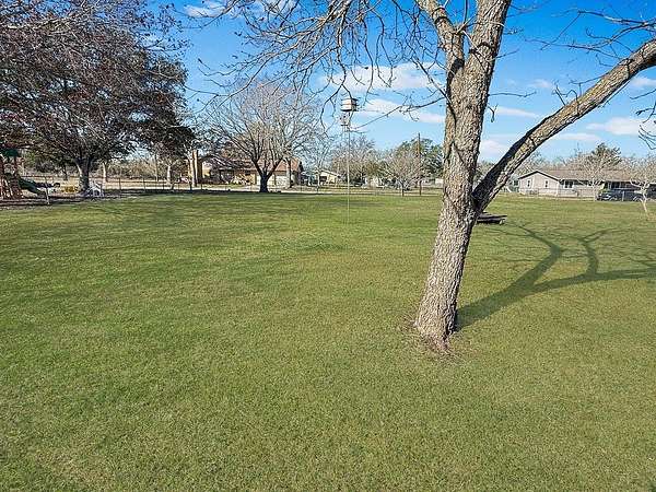 0.25 Acres of Residential Land for Sale in Flatonia, Texas