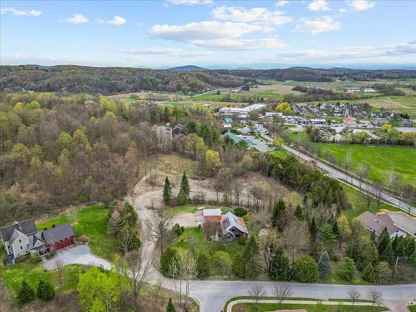 1.23 Acres of Residential Land for Sale in Hinesburg, Vermont