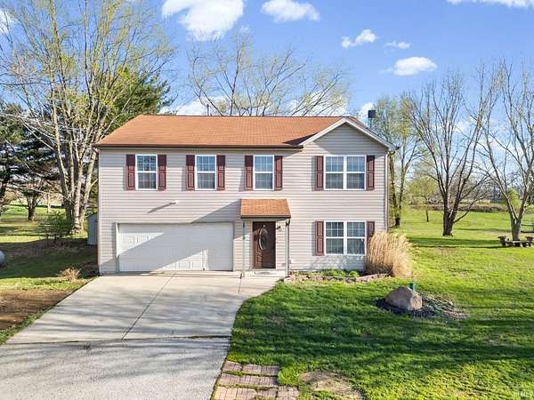 1.5 Acres of Land with Home for Sale in Rossville, Indiana