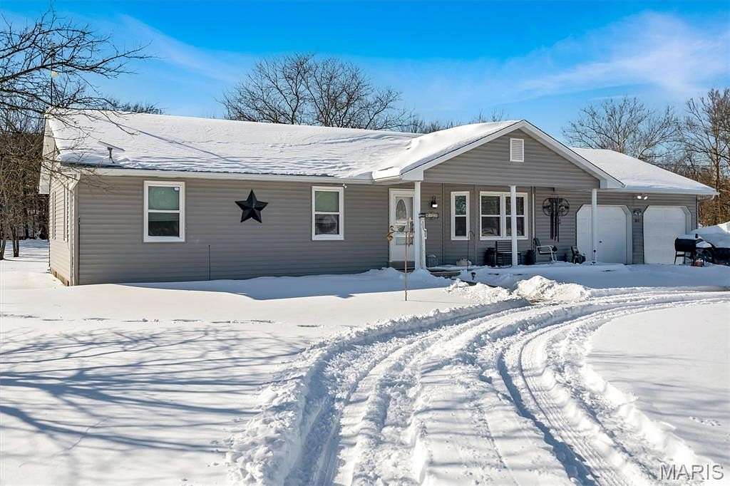 1.54 Acres of Residential Land with Home for Sale in Hillsboro, Missouri