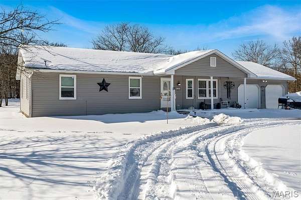 1.54 Acres of Residential Land with Home for Sale in Hillsboro, Missouri