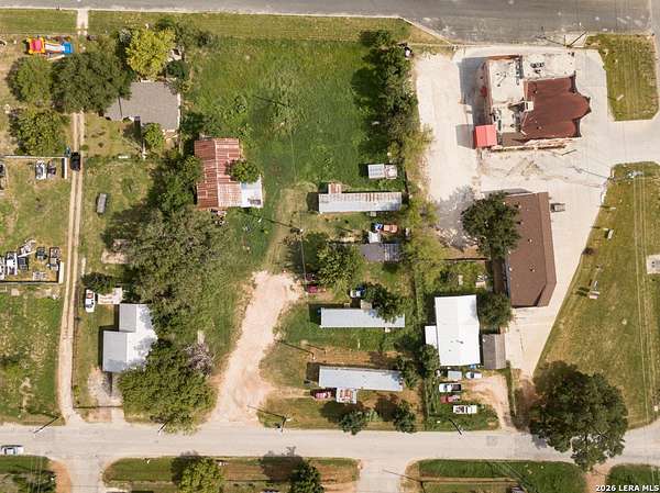 1.3 Acres of Improved Mixed-Use Land for Sale in Floresville, Texas