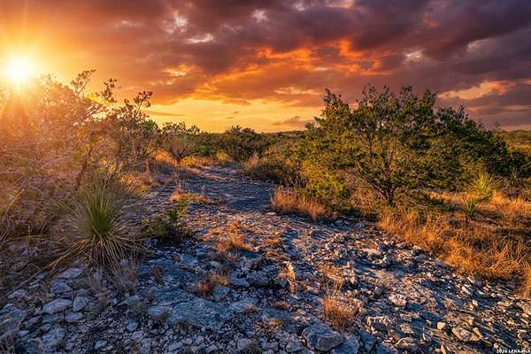 8.55 Acres of Residential Land for Sale in Uvalde, Texas