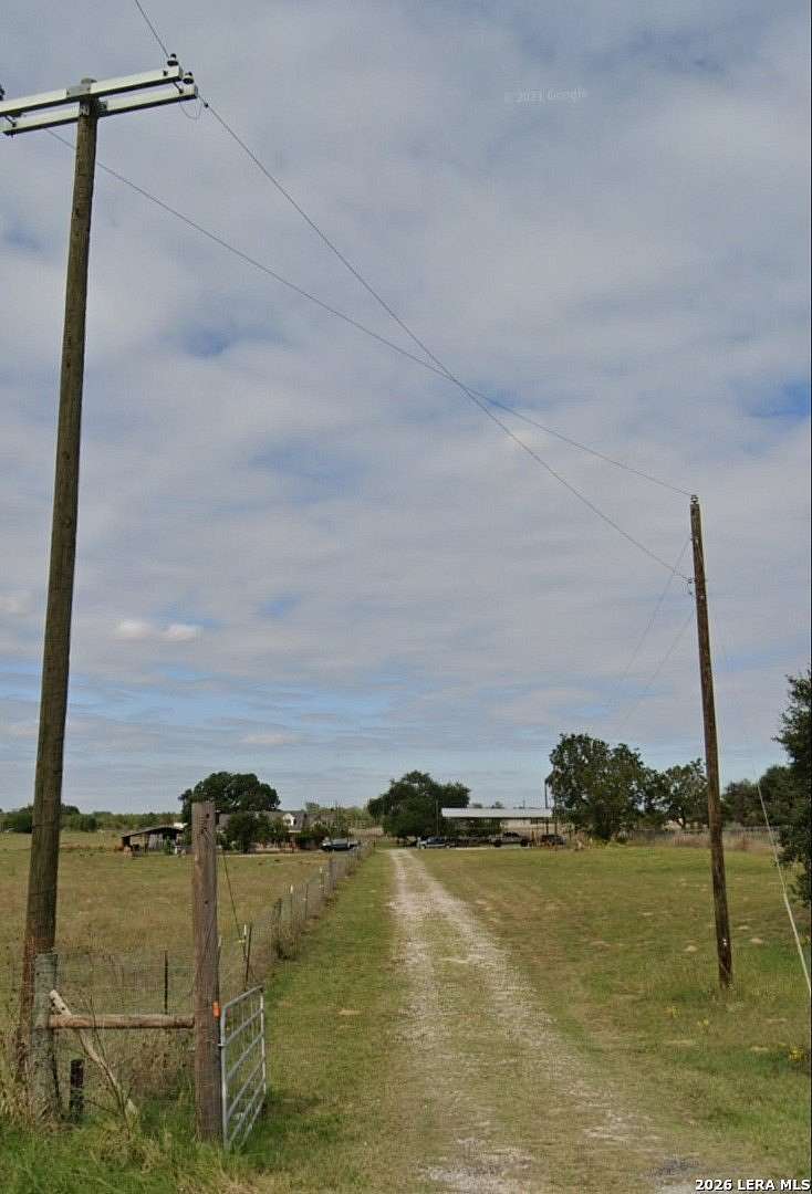 10.5 Acres of Land with Home for Sale in Moore, Texas