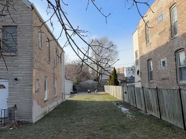 0.07 Acres of Residential Land for Sale in Chicago, Illinois