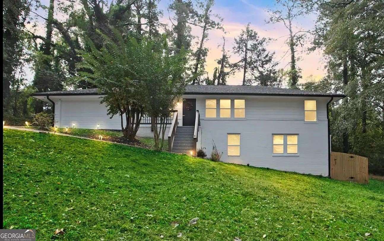 1.6 Acres of Improved Commercial Land for Sale in Austell, Georgia