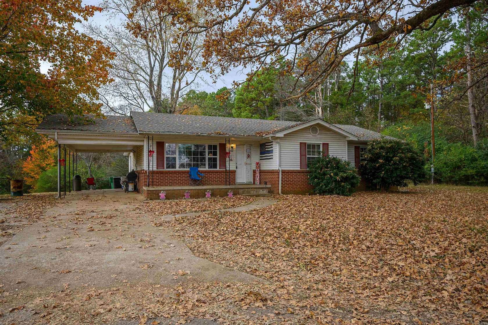 8 Acres of Land with Home for Sale in Evening Shade, Arkansas