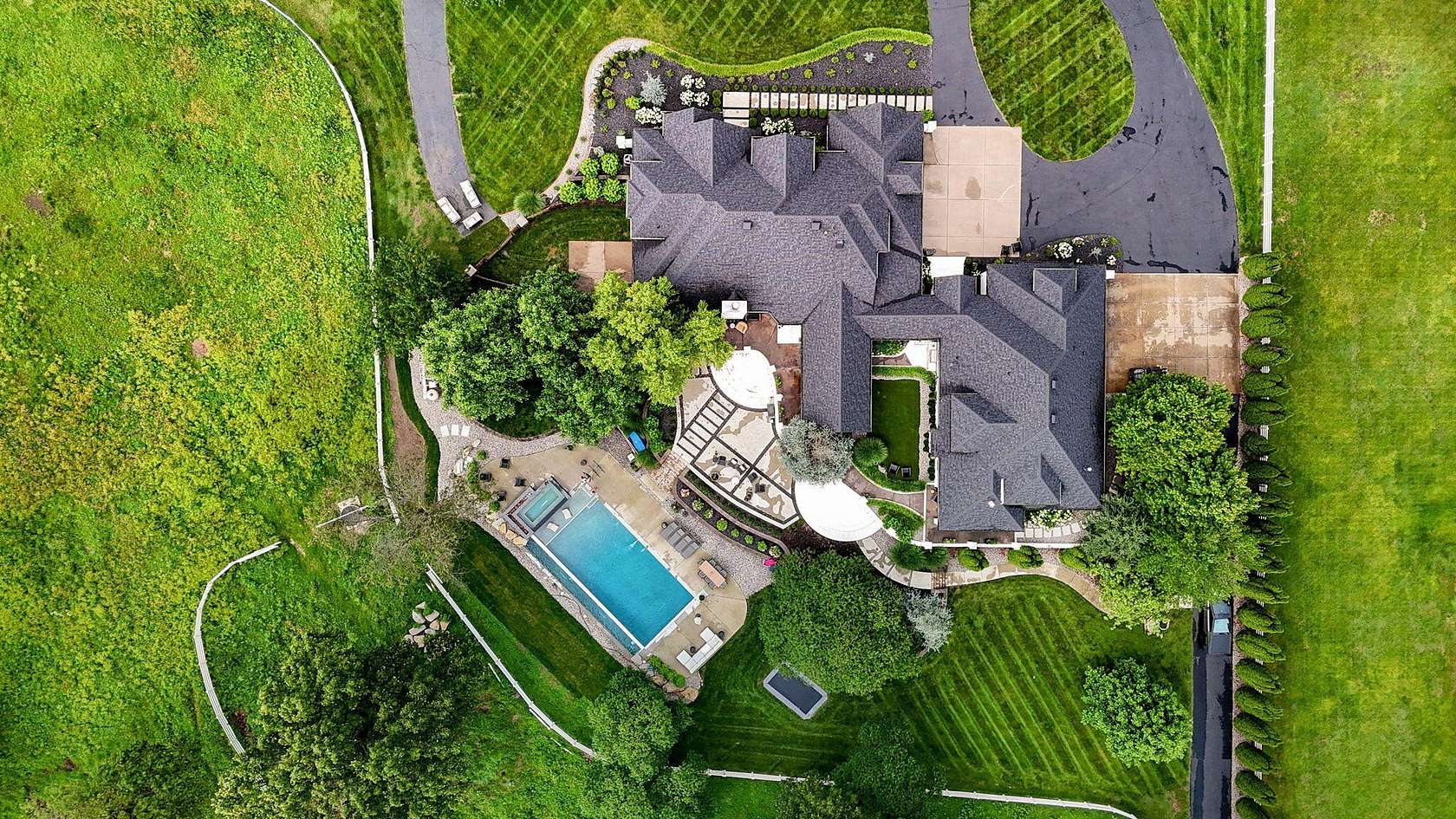 17.5 Acres of Land with Home for Sale in Billings, Missouri