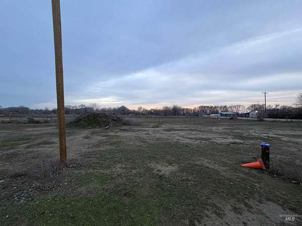 1 Acre of Land for Sale in Parma, Idaho