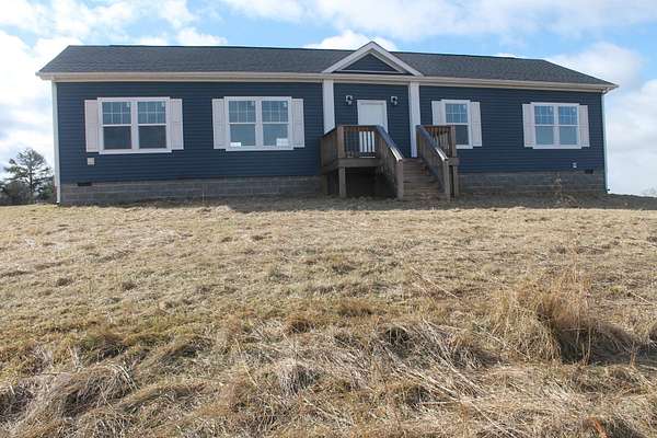 25.3 Acres of Land with Home for Sale in Draper, Virginia