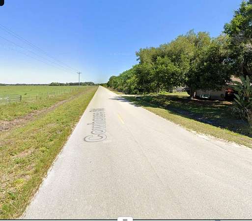 5 Acres of Residential Land for Sale in Lorida, Florida