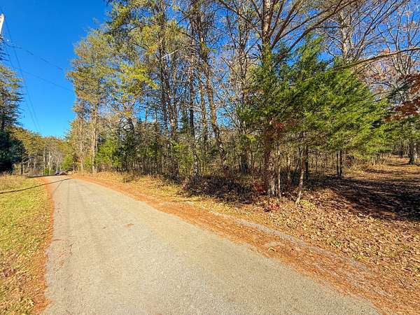 1 Acre of Residential Land for Sale in Somerset, Kentucky