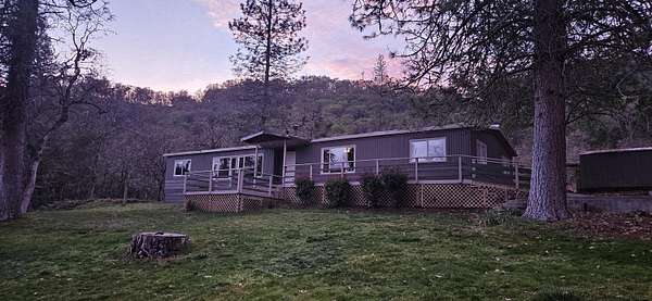 4.2 Acres of Residential Land with Home for Sale in Rogue River, Oregon