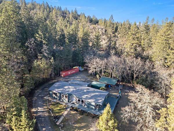 4.45 Acres of Residential Land with Home for Sale in Grants Pass, Oregon