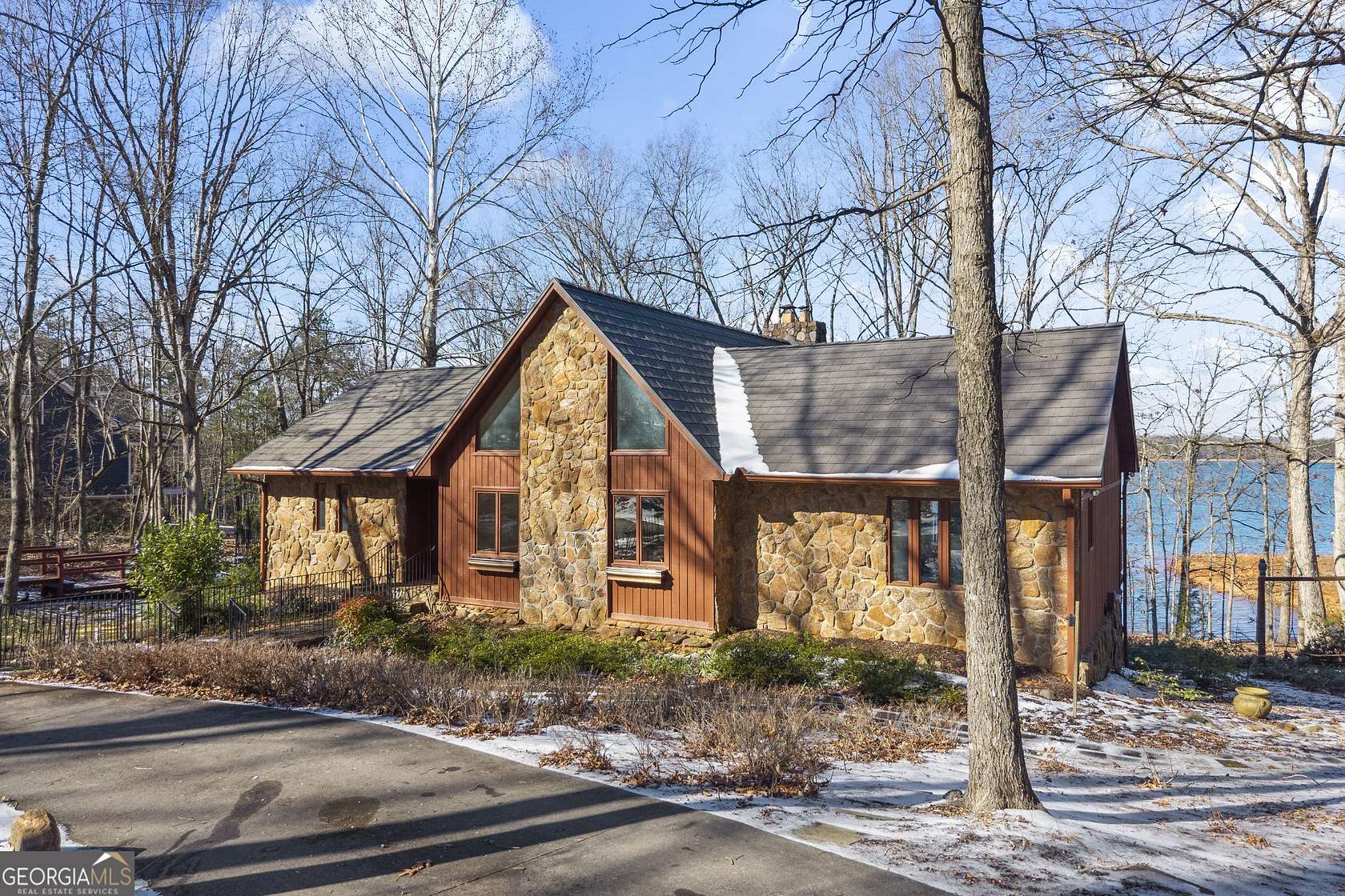 1.89 Acres of Residential Land with Home for Sale in Hartwell, Georgia