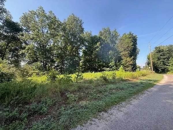 9 Acres of Land for Sale in Savannah, Tennessee