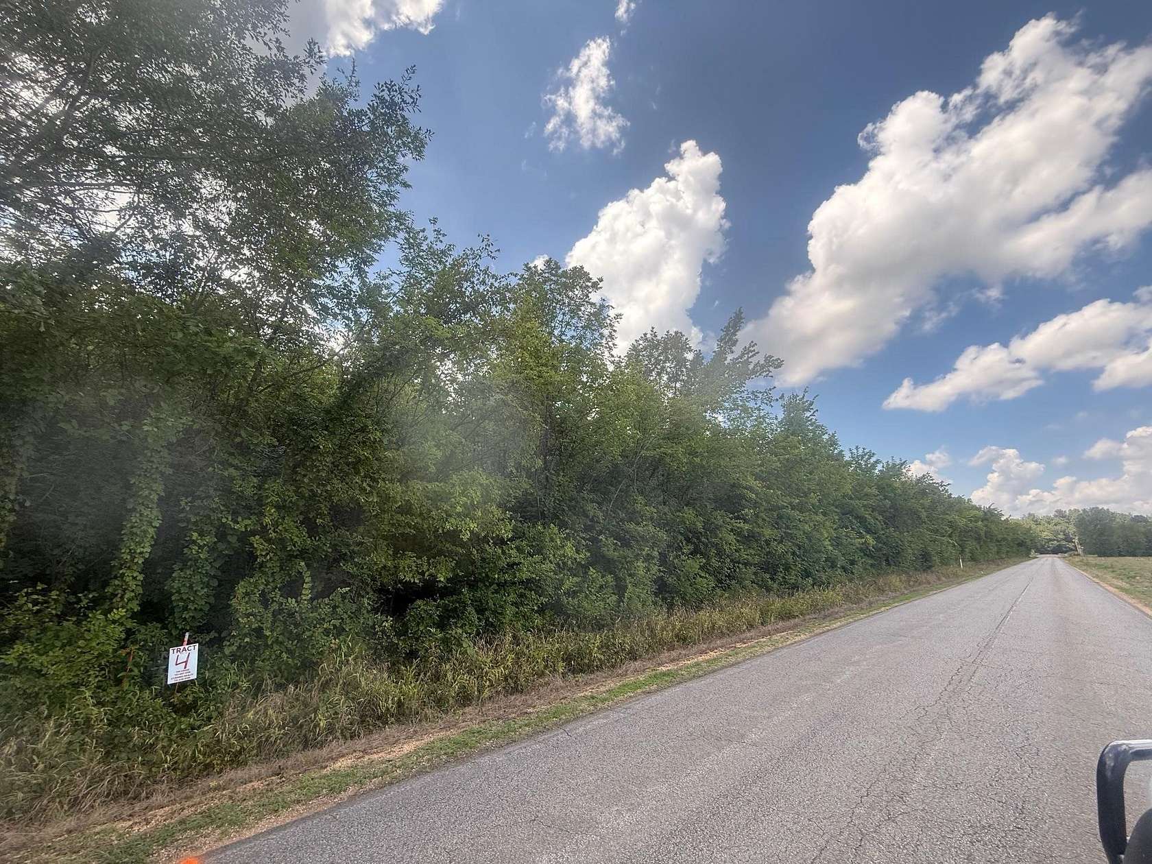 5 Acres of Land for Sale in Savannah, Tennessee