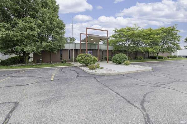 9.38 Acres of Mixed-Use Land for Sale in Mishawaka, Indiana