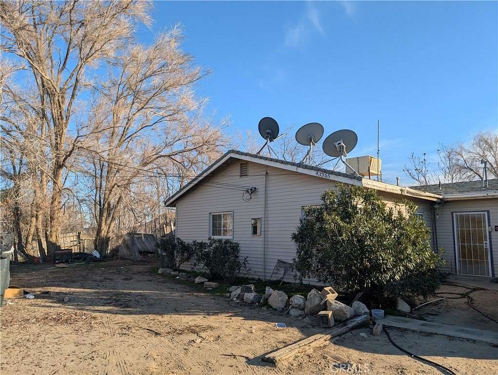 3.1 Acres of Residential Land with Home for Sale in Lancaster, California