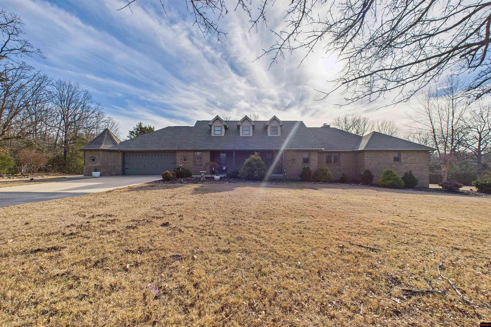 3.84 Acres of Residential Land with Home for Sale in Mountain Home, Arkansas