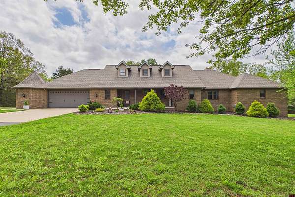 3.84 Acres of Land with Home for Sale in Mountain Home, Arkansas