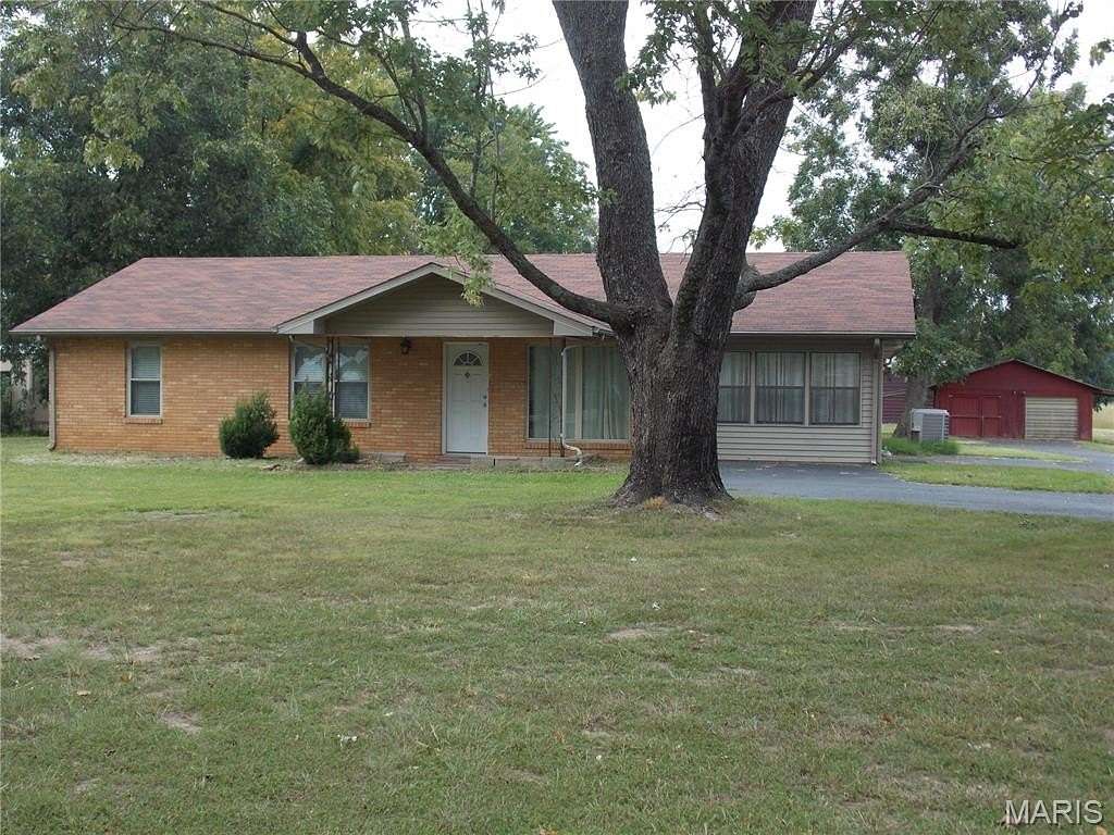 4 Acres of Land with Home for Sale in Poplar Bluff, Missouri