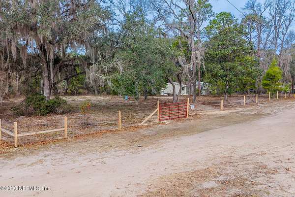 1 Acre of Land for Sale in Middleburg, Florida