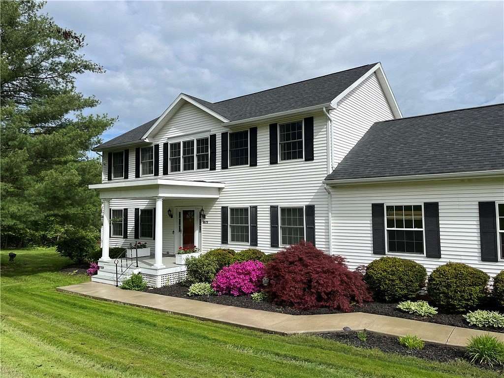 5 Acres of Residential Land with Home for Sale in Hammondsport, New York