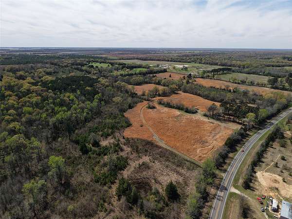 567 Acres of Land for Sale in Bagwell, Texas