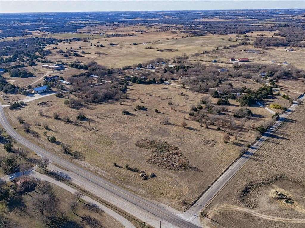 16.3 Acres of Land for Sale in Decatur, Texas