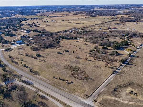 16.3 Acres of Land for Sale in Decatur, Texas