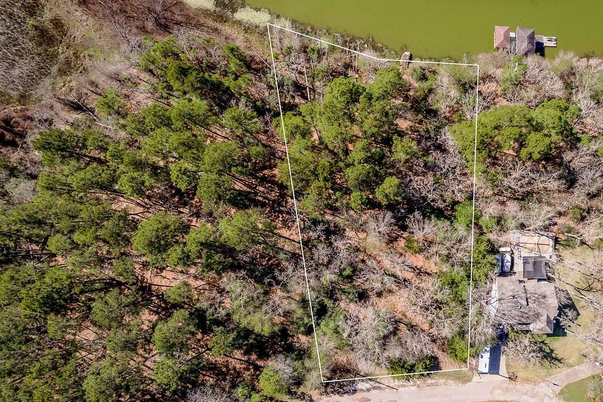 0.8 Acres of Residential Land for Sale in Huntsville, Texas