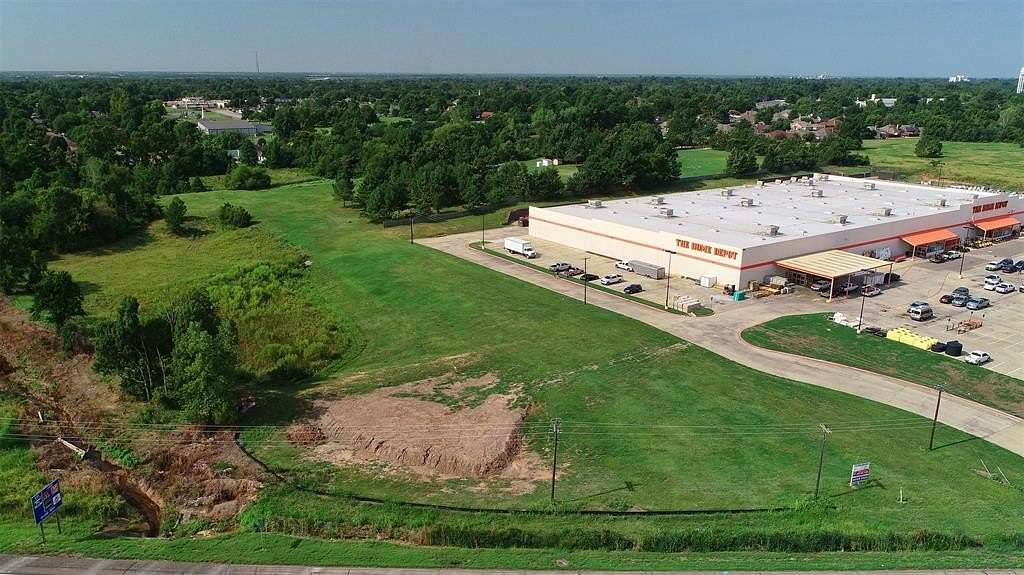 0.93 Acres of Commercial Land for Sale in Paris, Texas