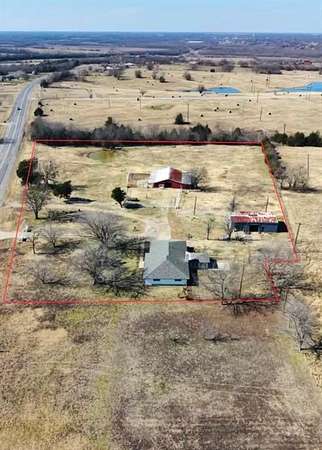 3 Acres of Residential Land with Home for Lease in Bonham, Texas