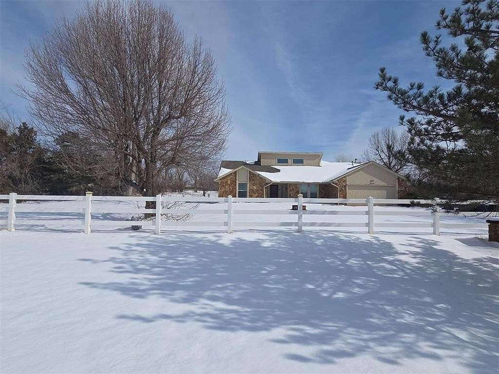 5 Acres of Residential Land with Home for Sale in Mustang, Oklahoma