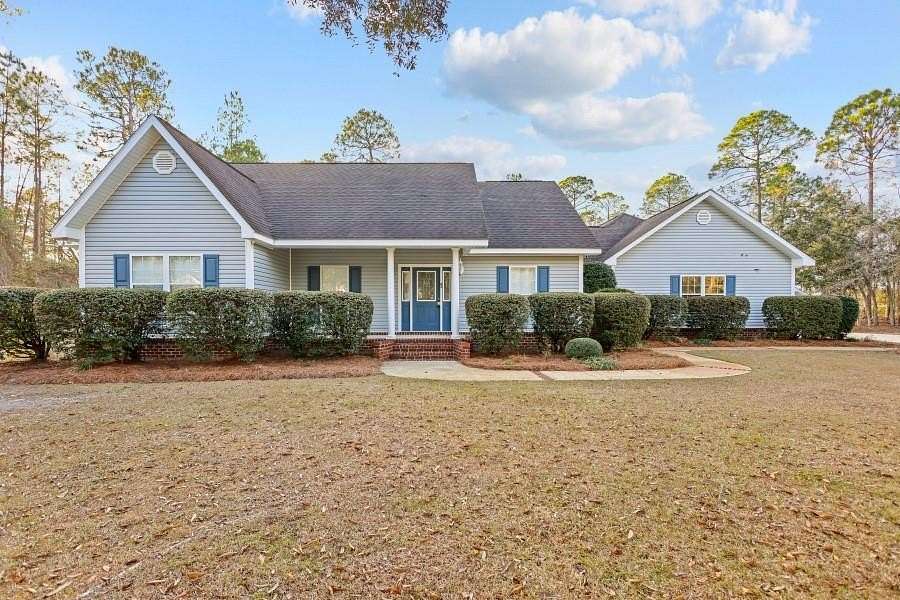 2.1 Acres of Residential Land with Home for Sale in Jesup, Georgia