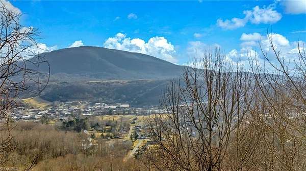 1 Acre of Residential Land for Sale in West Jefferson, North Carolina