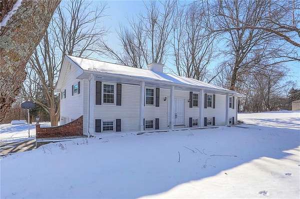 5 Acres of Residential Land with Home for Sale in Pleasant Hill, Missouri