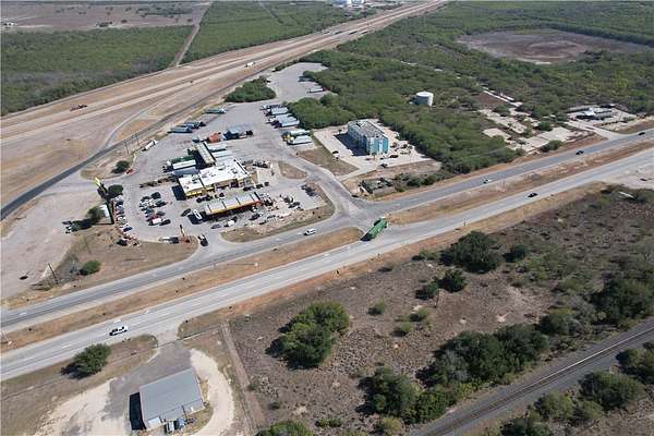 34.1 Acres of Mixed-Use Land for Sale in Three Rivers, Texas