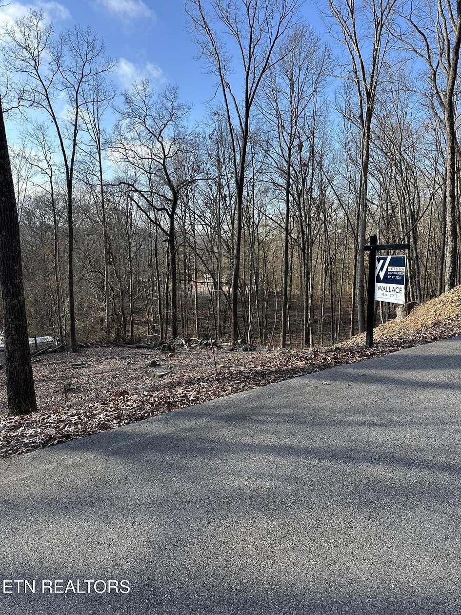 1 Acre of Residential Land for Sale in Harriman, Tennessee