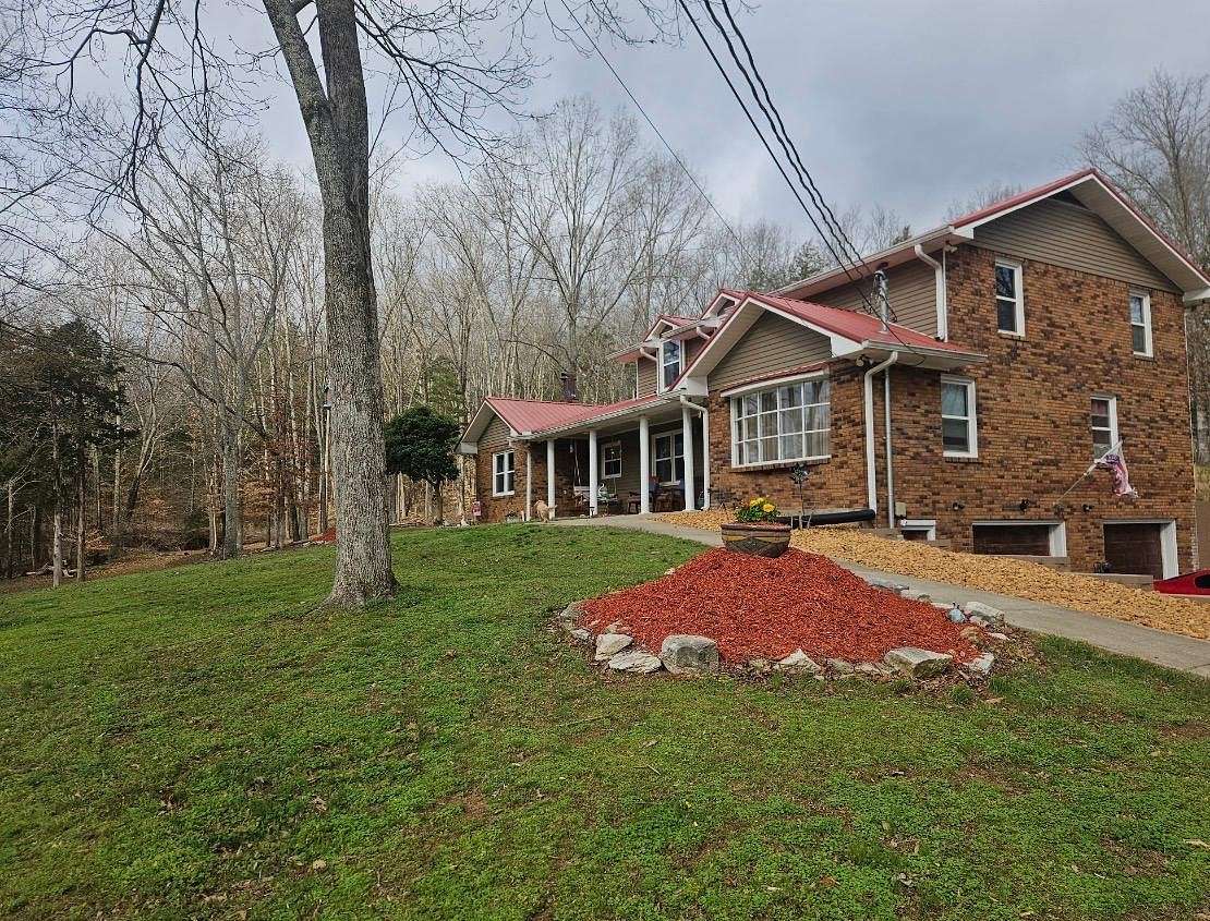 5.48 Acres of Land with Home for Sale in Cumberland City, Tennessee